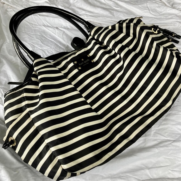 kate spade Handbags - Kate Spade Black and White Stripe Nappy Bag
